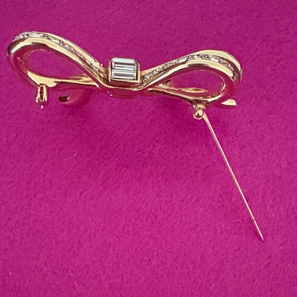 Vintage Swarovski Sparkling Gold and Silver Bow Brooch - Picture 4 of 7